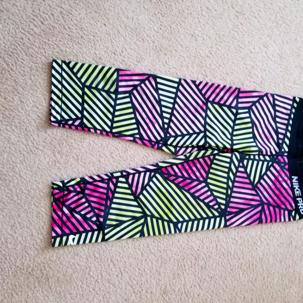 Nike Pro Fit Athletic Leggings